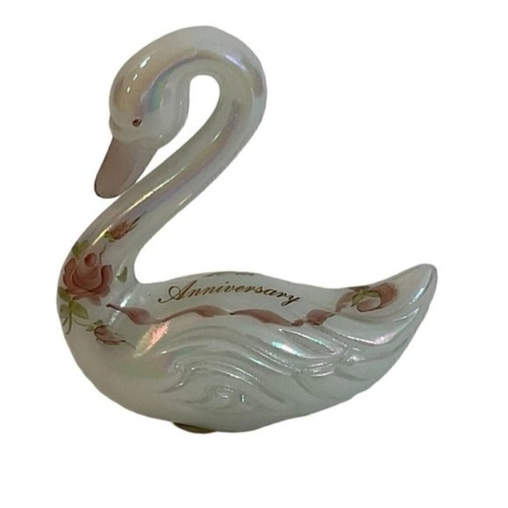 Fenton Glass Swan 10Th Anniversary Opalescent signed Vintage 4” X 4” figurine